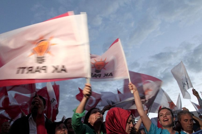 Seçim sonuçları yurt genelinde kutlandı